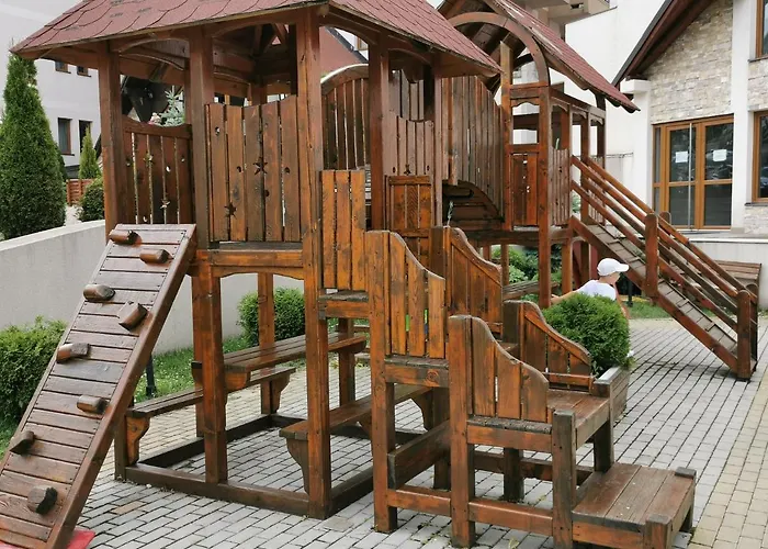 아파트 Sunset Milmari M10 카파오닉